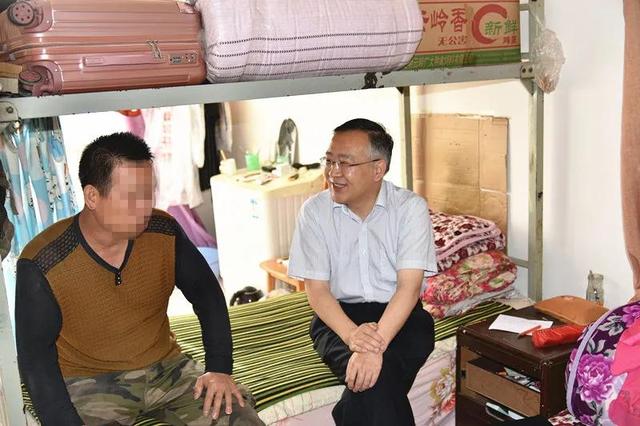 “我们检察机关一定与法院一起把你的事情解决好……
